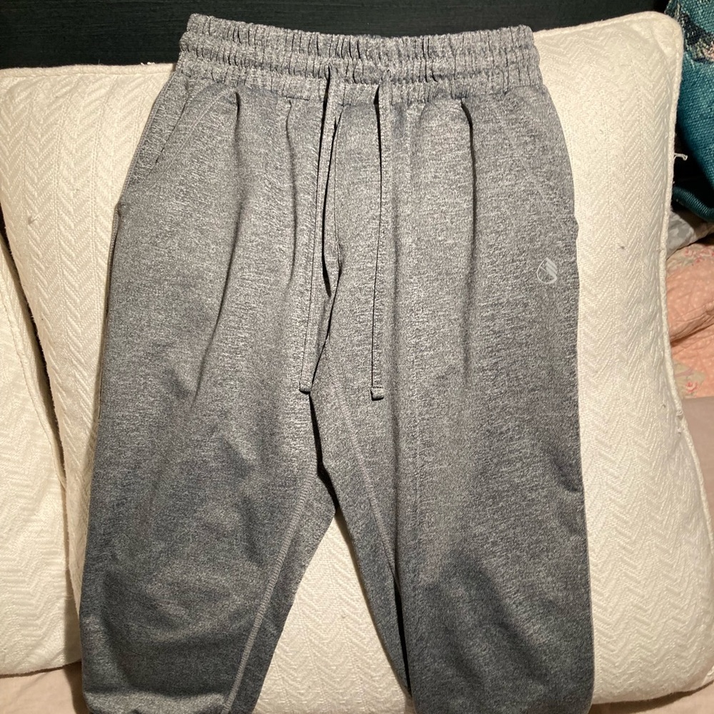 Athletic capris gray S
